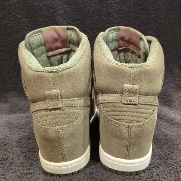 NWT Nike Sky Hi High Dunk Leather Wedge Shoes 'Medium Olive' Size 8.5 - Picture 7 of 9